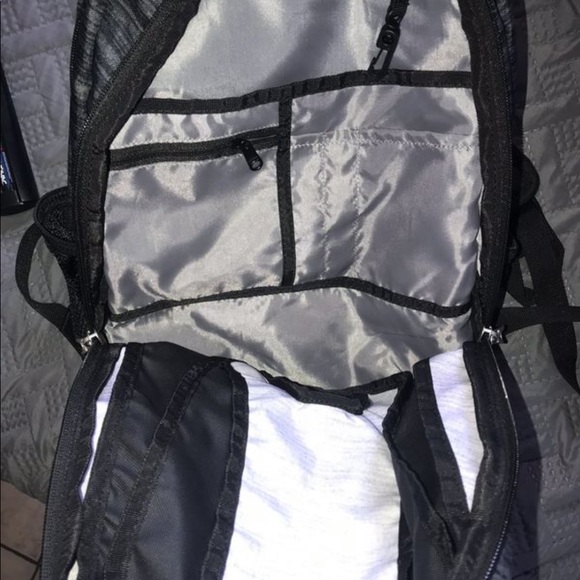 ADIDAS BACKPACK - Picture 4 of 6